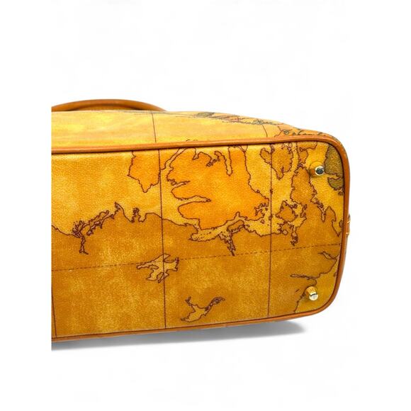 Alviero Martini Classe Geo Classic World Map Bag - Picture 13 of 15